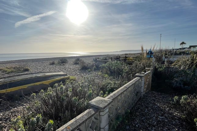 2 bed property, in Coast Road, £465,000