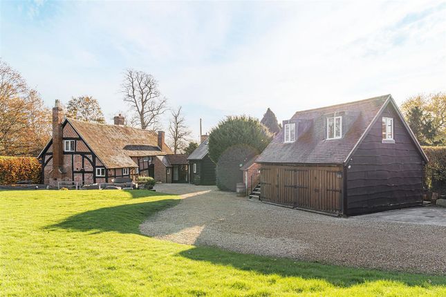 5 bed property, in Coughton Alcester, £1,000,000