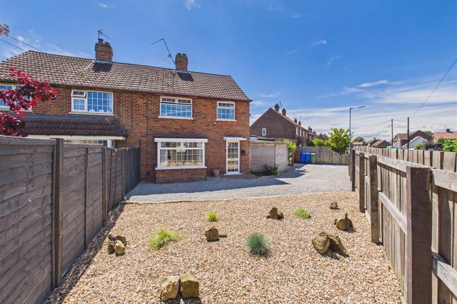 3 bed property, in The Oval, £200,000