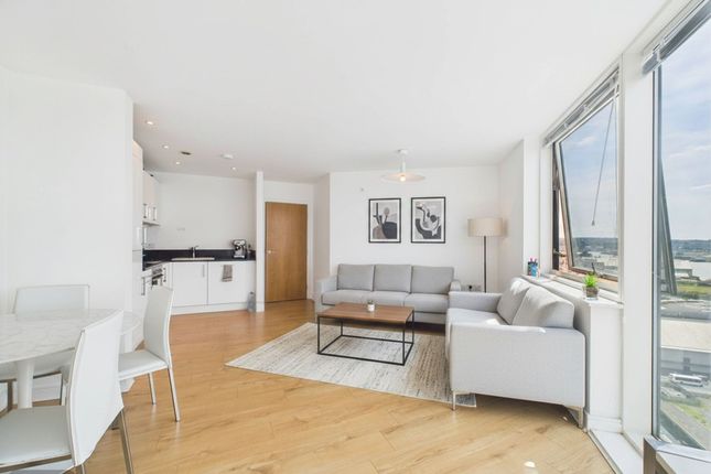 2 bed property, in Dock Head Road, £180,000