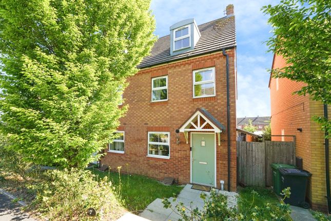 3 bed property, in Tulip Drive, £250,000