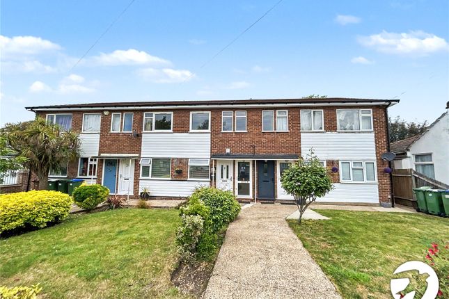 2 bed property, in Queenswood Road, £270,000