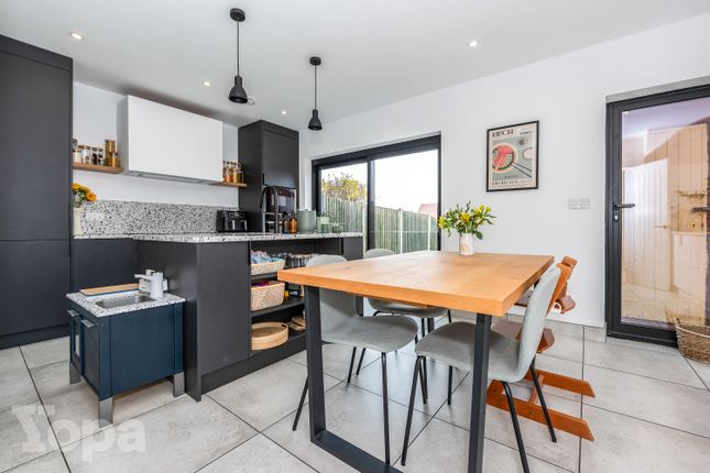 3 bed property, in Keyes Road, £400,000