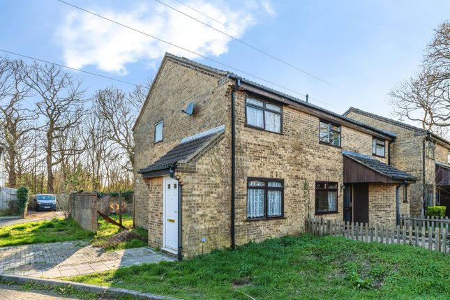 2 bed property, in Meredith Gardens, £240,000