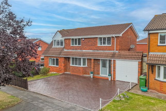 4 bed property, in Park Hall Crescent, £480,000