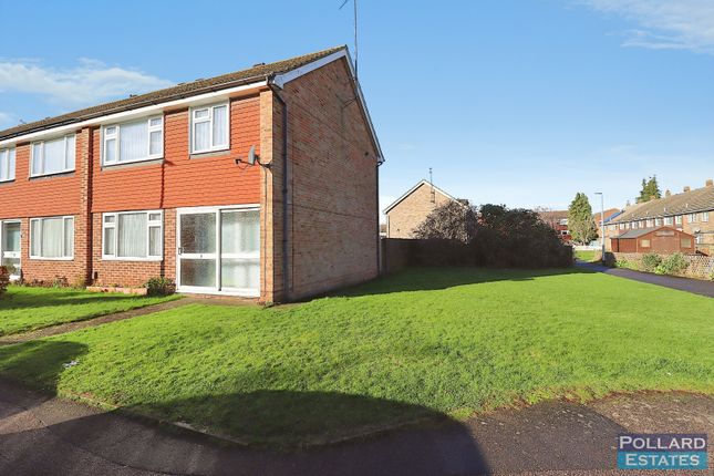 3 bed property, in Farnham Close, £350,000