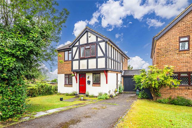 4 bed property, in Crewe Curve, £775,000