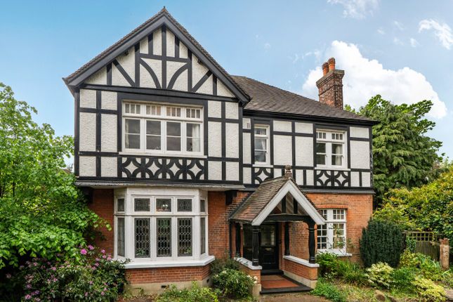 5 bed property, in Hayes Road, £1,200,000