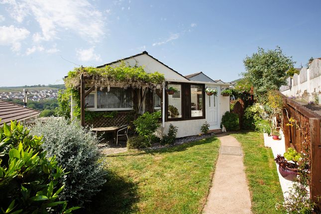 3 bed property, in Dunning Walk, £300,000