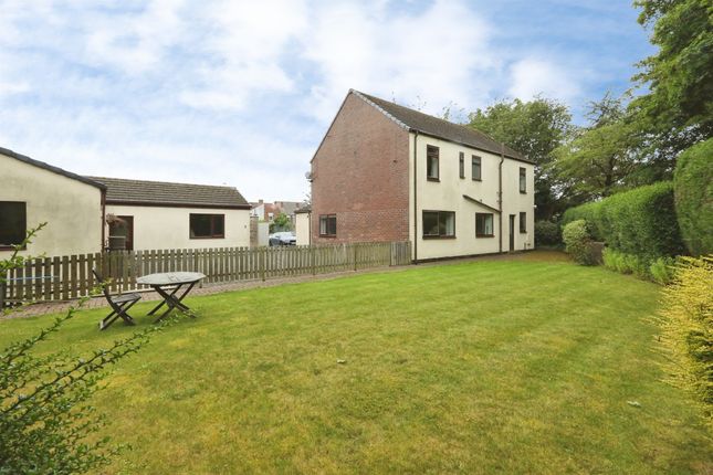 4 bed property, in Edward Street, £280,000