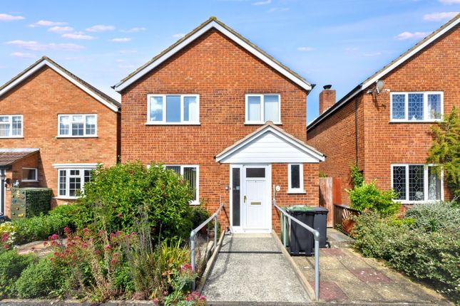 4 bed property, in Hillson Close, £410,000