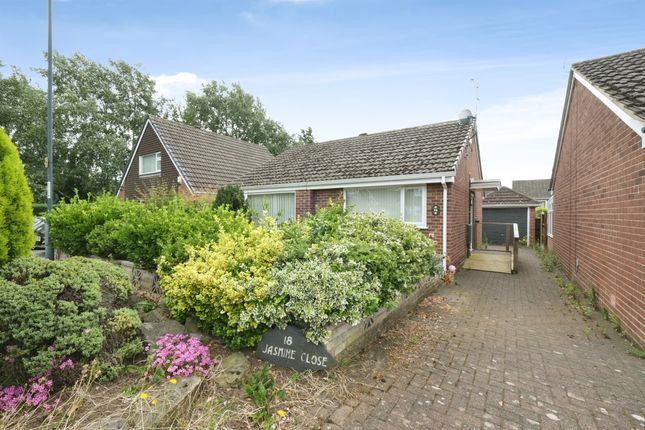 2 bed property, in Jasmine Close, £210,000