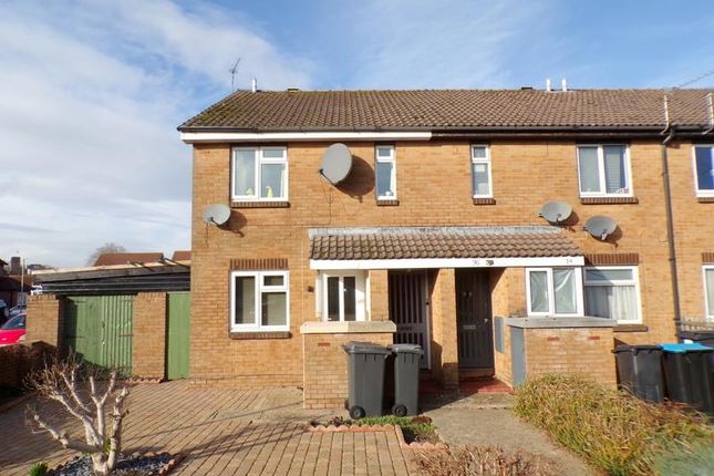 1 bed property, in Colehill Crescent, £168,950