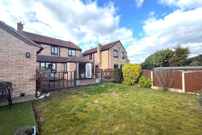 4 bed property, in Bracken Court, £290,000