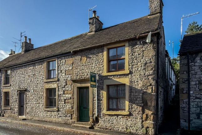 3 bed property, in High Street, £275,000
