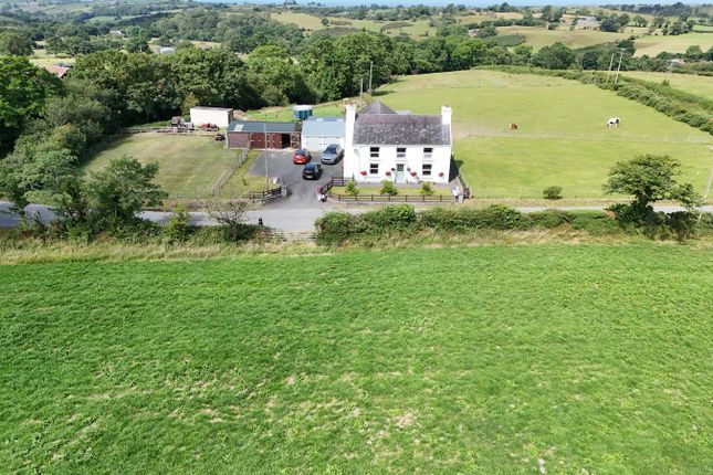 5 bed property, in Llangwyryfon, £550,000