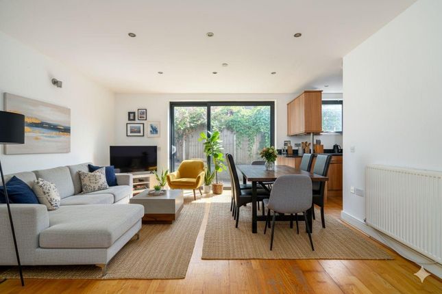 3 bed property, in La Rose Lane, £590,000