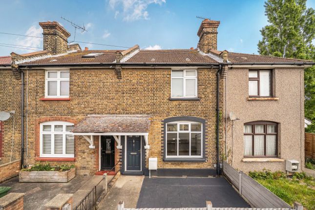 3 bed property, in Oak Road, £375,000