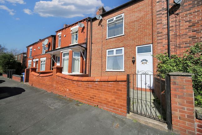 2 bed property, in Neville Street, £100,000