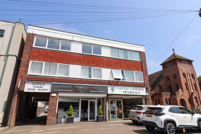 3 bed property, in Cooden Sea Road, £180,000