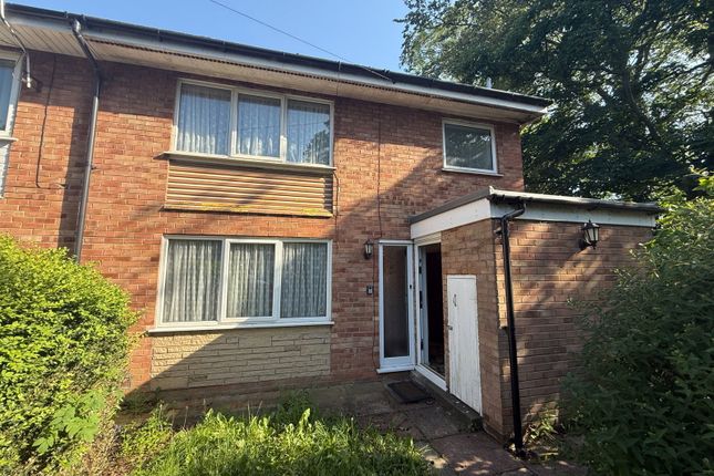 3 bed property, in Manorside Close, £140,000