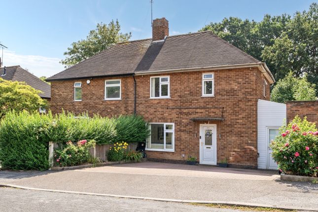 3 bed property, in Fernwood Crescent, £285,000