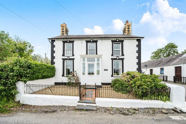 4 bed property, in Pennant, £375,000