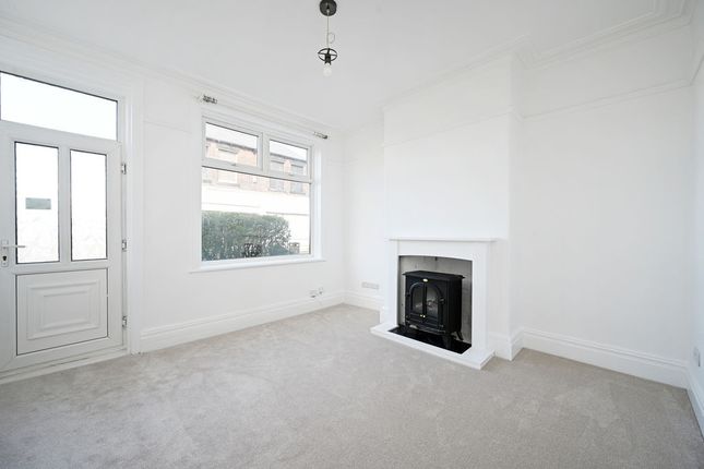 3 bed property, in Derbyshire Lane, £190,000
