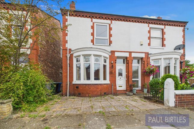 3 bed property, in The Crescent, £350,000