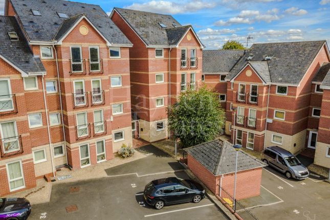 1 bed property, in St. Michaels Close, £124,950