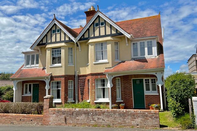 4 bed property, in Stanley Road, £695,000
