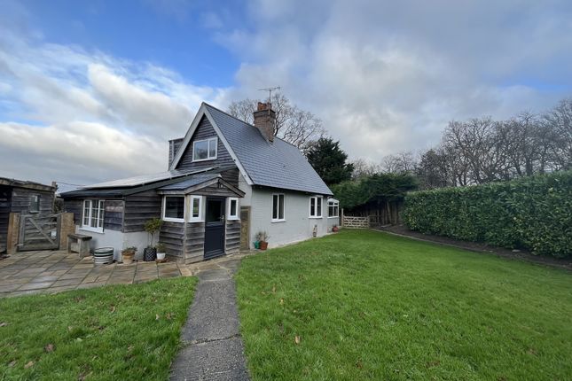 2 bed property, in Hayes Lodge, £450,000