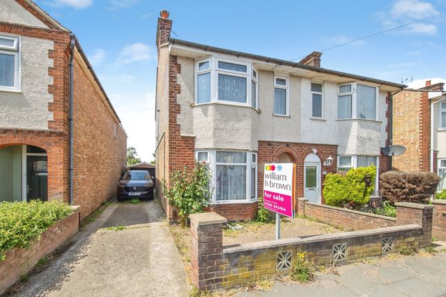 3 bed property, in St. Johns Road, £325,000