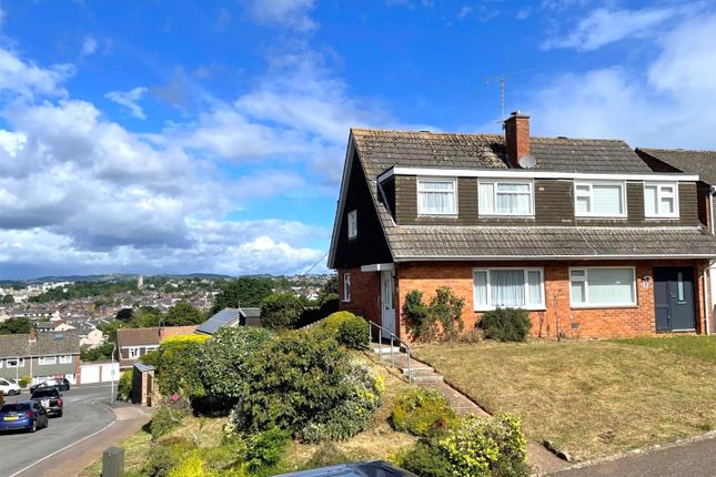 3 bed property, in Spinney Close, £275,000