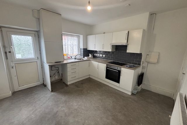 3 bed property, in Station Road, £100,000