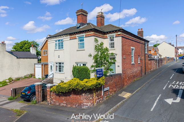 3 bed property, in Collis Street, £270,000