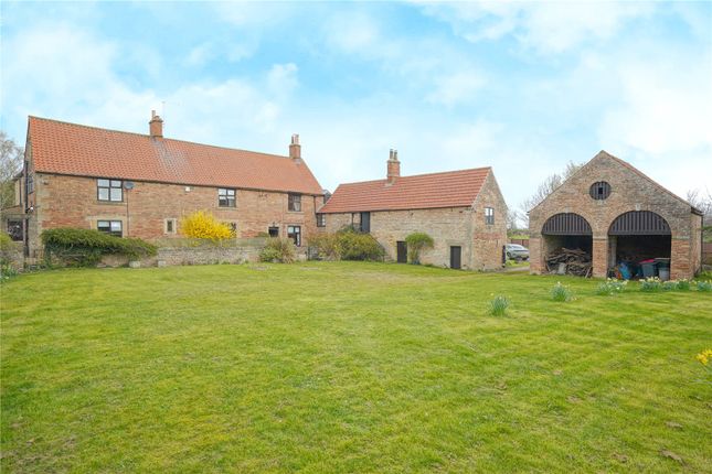 5 bed property, in Burrs Farm, £725,000