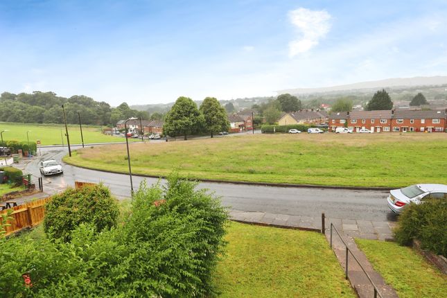 3 bed property, in Torrington Road, £210,000