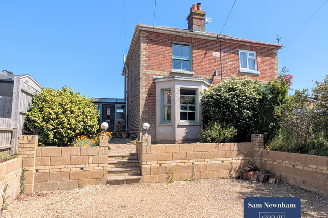 2 bed property, in Church Road, £280,000