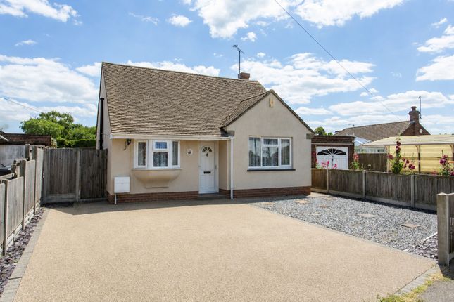 2 bed property, in Chestnut Drive, £335,000