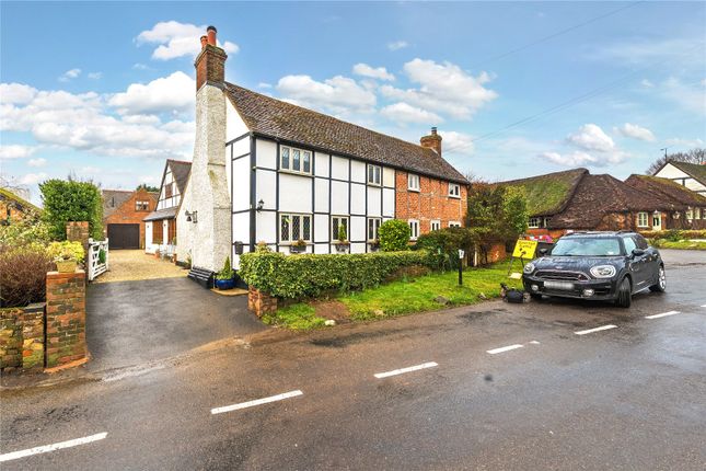 4 bed property, in Playhatch, £975,000