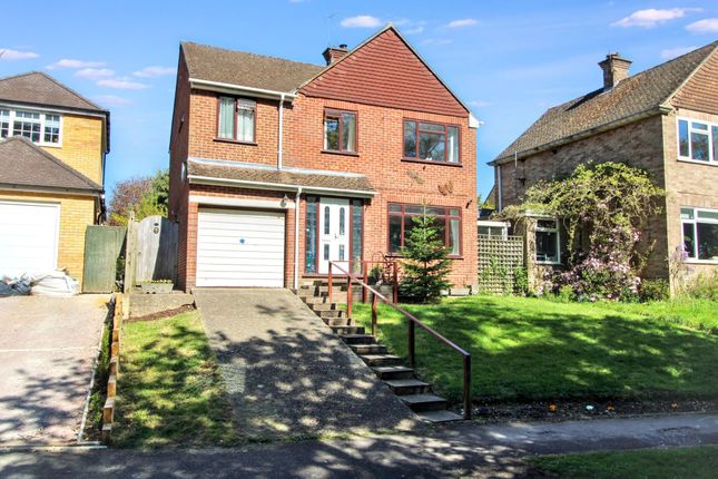 4 bed property, in The Warren, £560,000