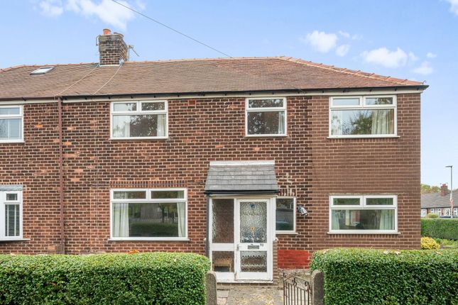 5 bed property, in Hall Road, £295,000