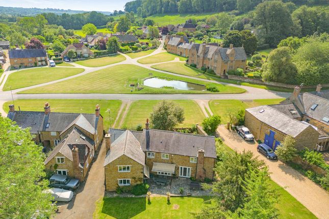 4 bed property, in The Green Warmington Banbury, £925,000