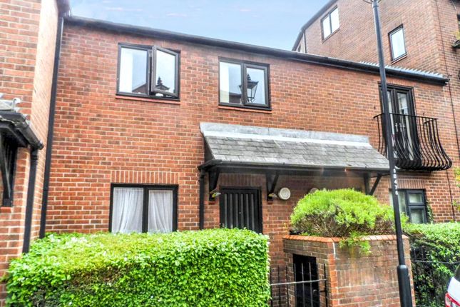 1 bed property, in Charlotte Mews, £78,000