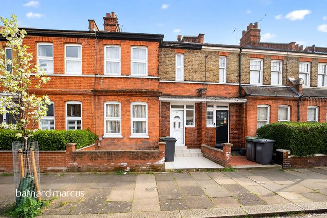 3 bed property, in Hewitt Avenue, £700,000