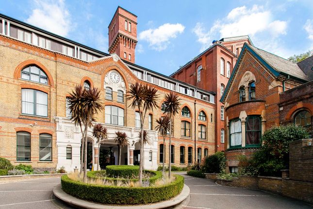 2 bed property, in Bow Quarter, £400,000