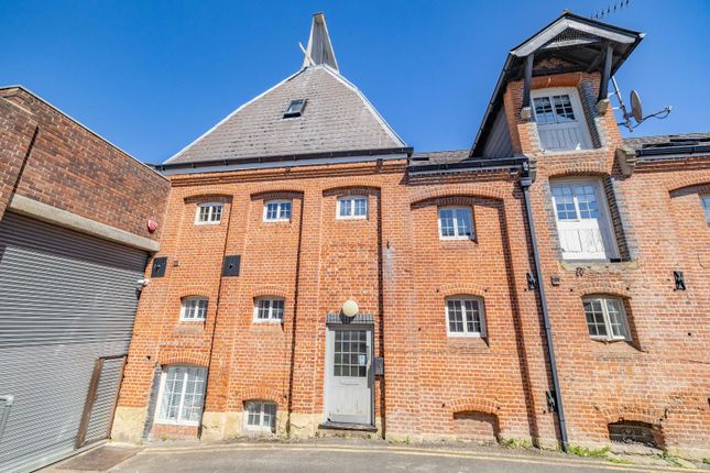 1 bed property, in The Maltings, £170,000