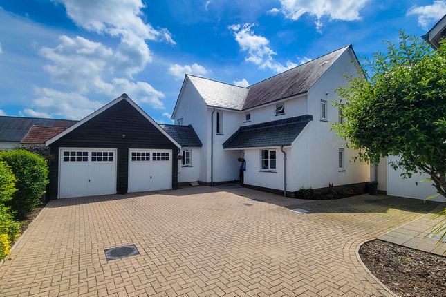 5 bed property, in Castle Mill, £500,000