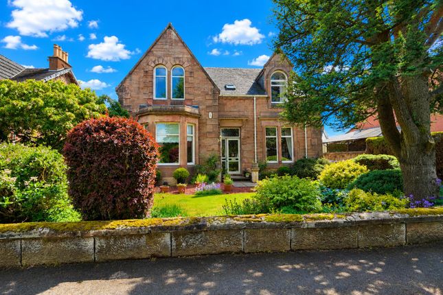 5 bed property, in Croftbank Crescent, £495,000